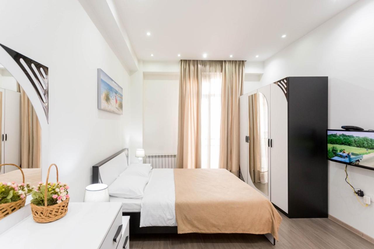 Apartment In The City Center Lll Tbilisi Eksteriør billede