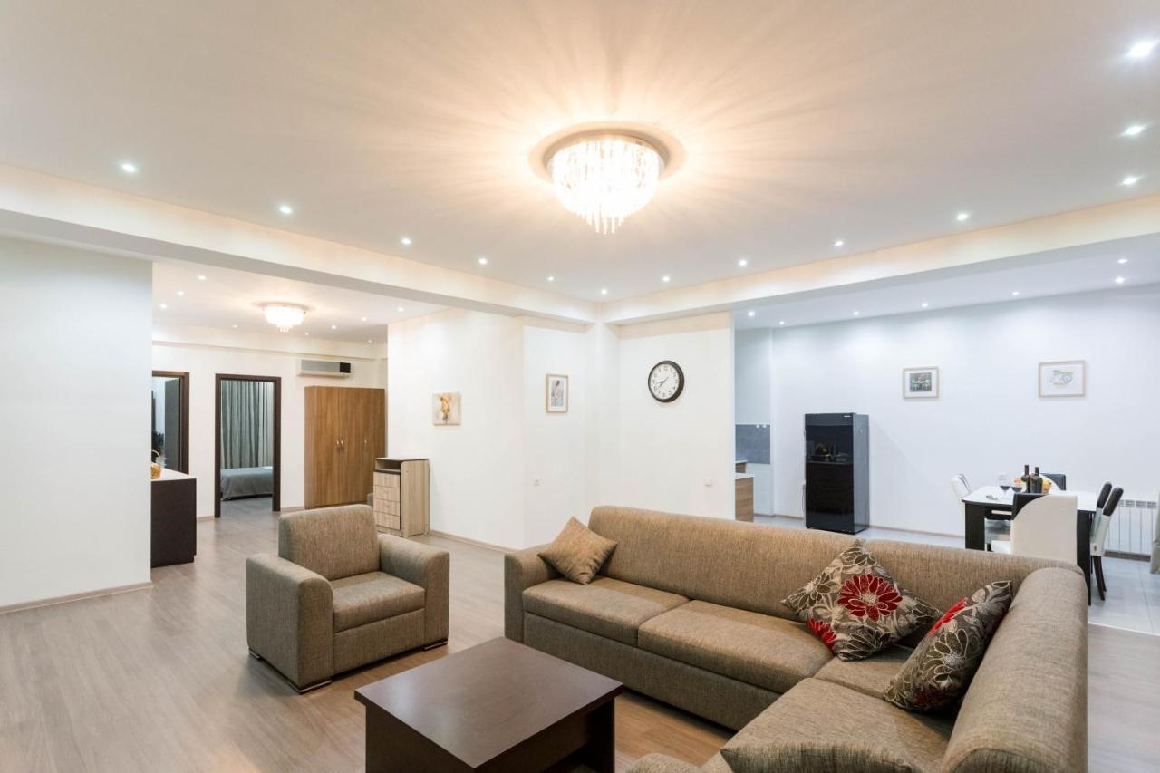 Apartment In The City Center Lll Tbilisi Eksteriør billede